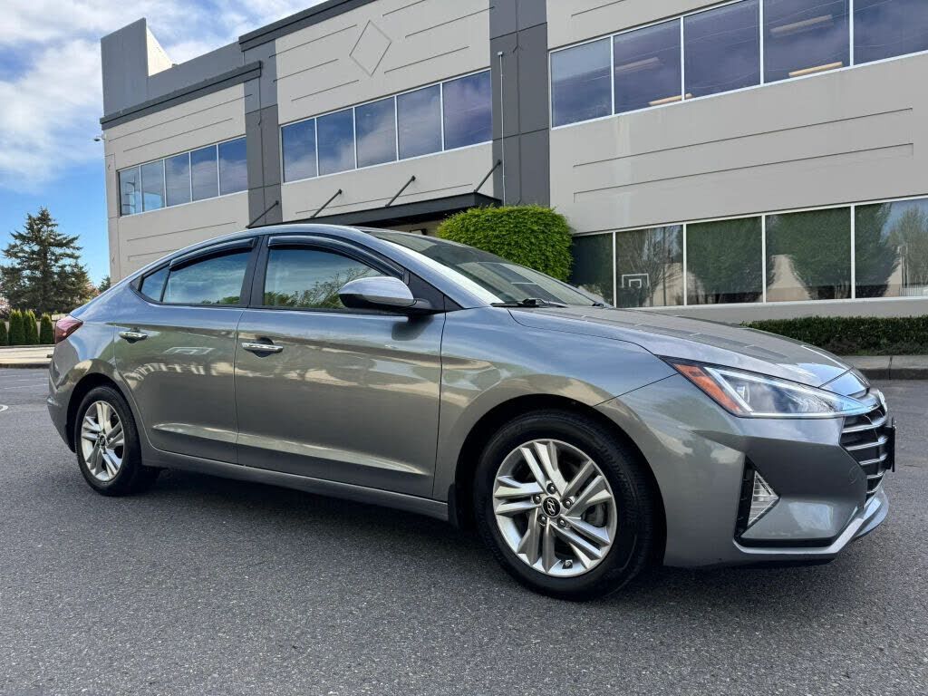 2019 HYUNDAI Elantra