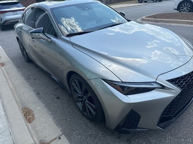 2022 LEXUS IS