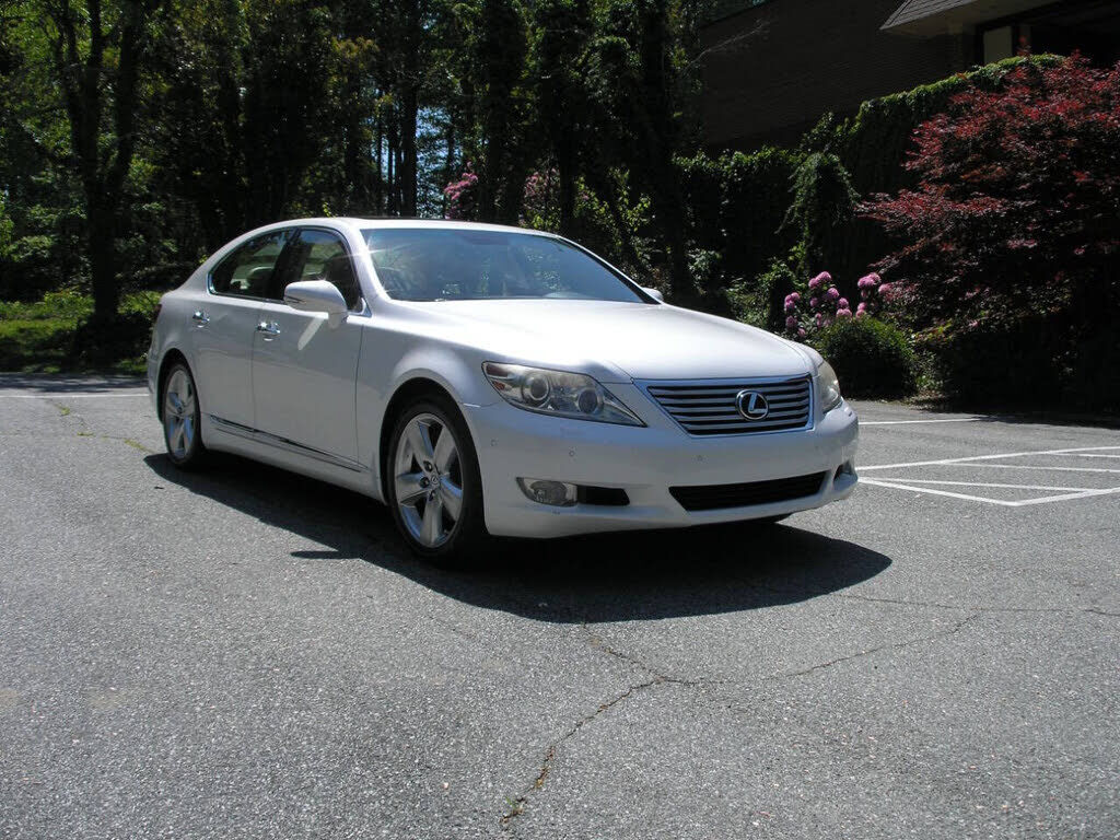 2010 LEXUS LS