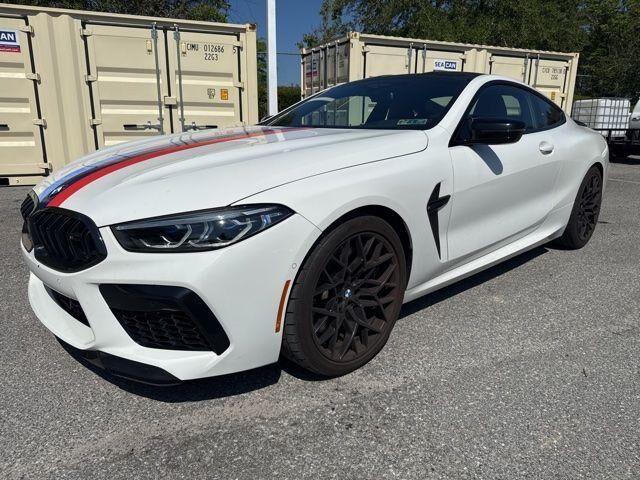 2022 BMW M8
