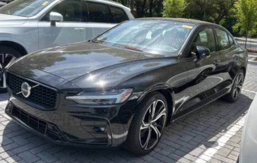 2025 VOLVO S60