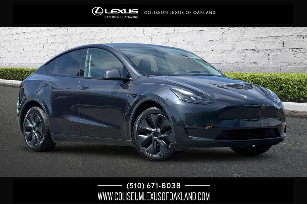 2024 TESLA Model Y