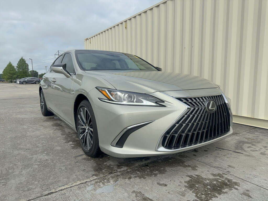 2024 LEXUS ES