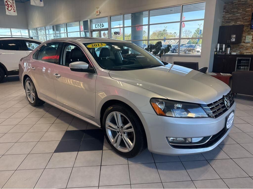 2013 VOLKSWAGEN Passat