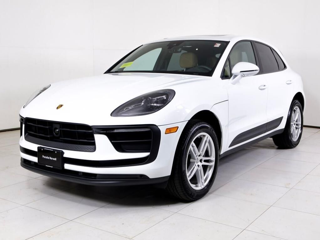 2025 PORSCHE Macan