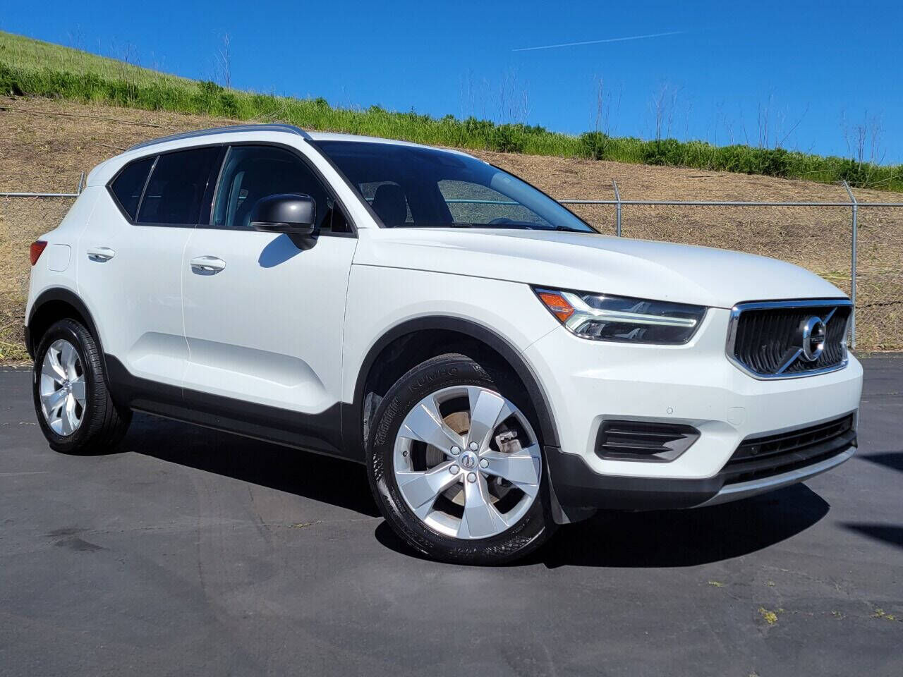 2020 VOLVO XC40