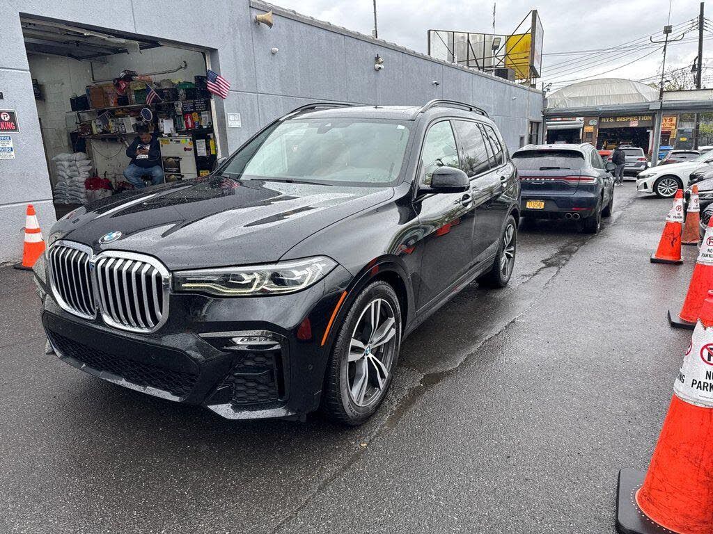 2021 BMW X7