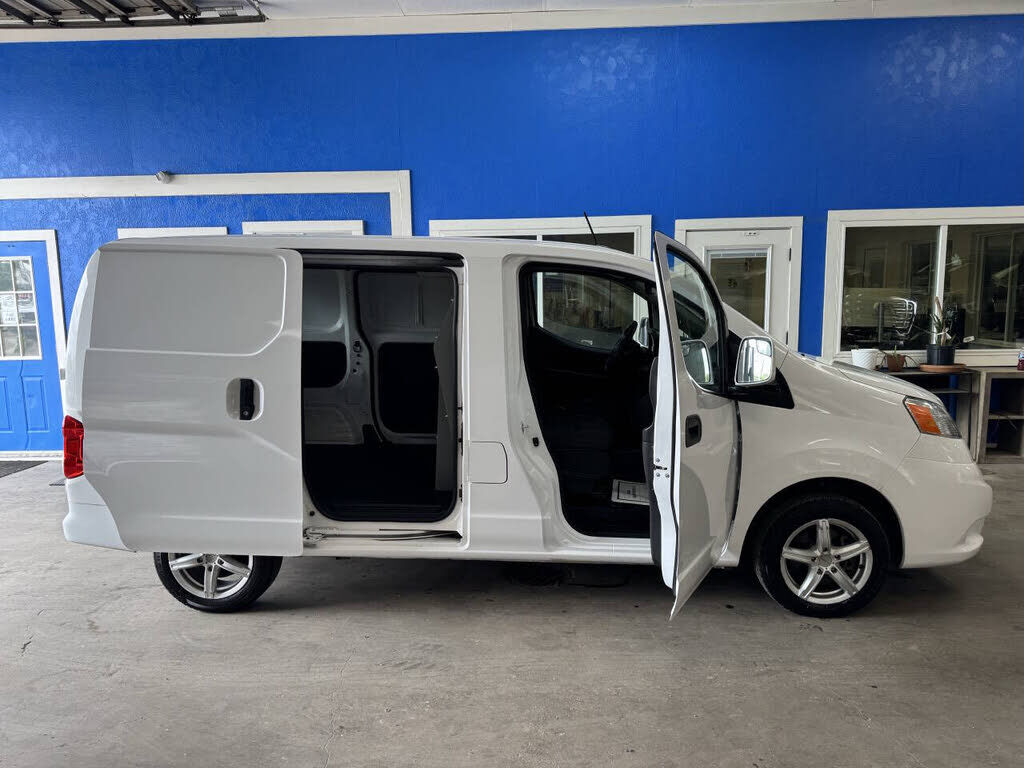 2020 NISSAN NV200