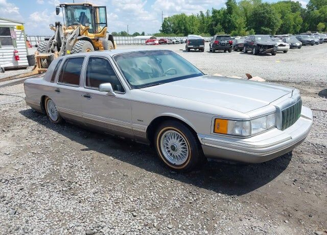 1991 LINCOLN Town Car
