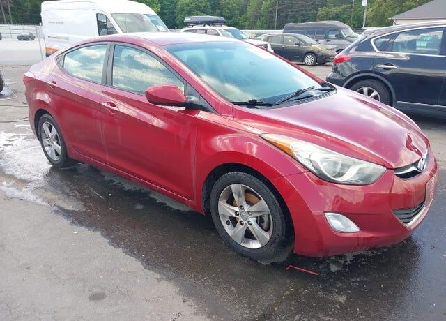 2013 HYUNDAI Elantra