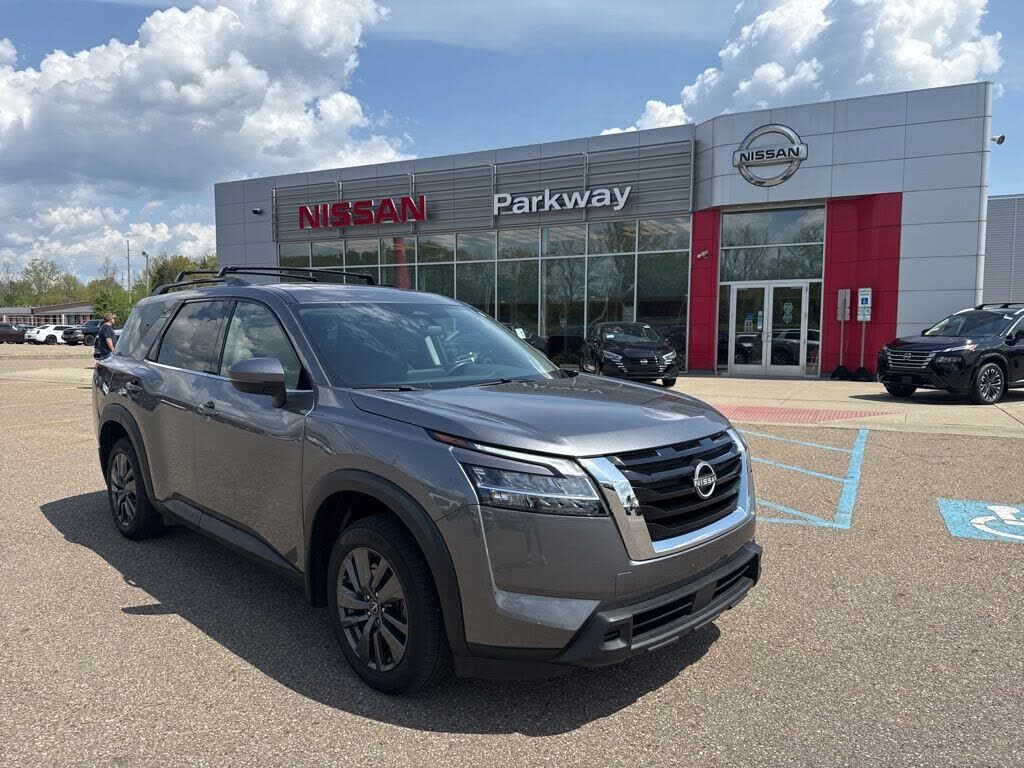 2022 NISSAN Pathfinder