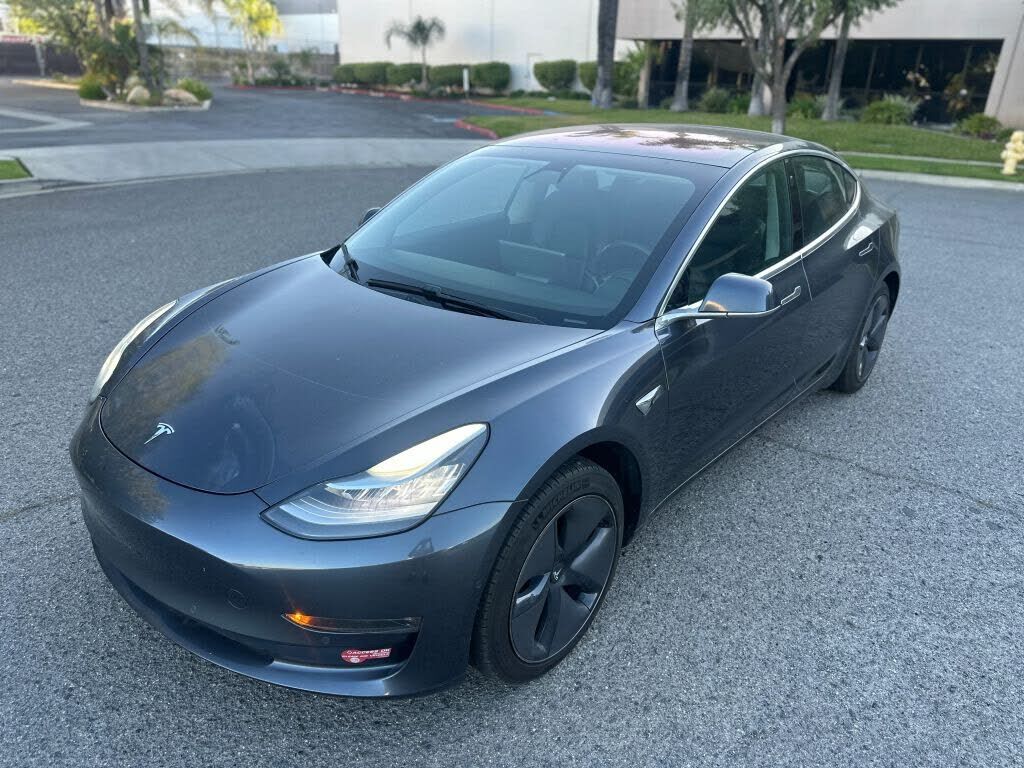 2018 TESLA Model 3