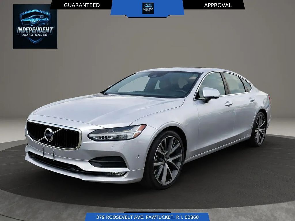 2017 VOLVO S90