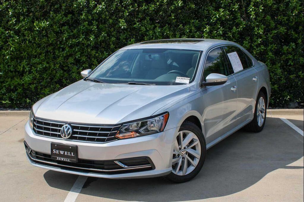 2018 VOLKSWAGEN Passat