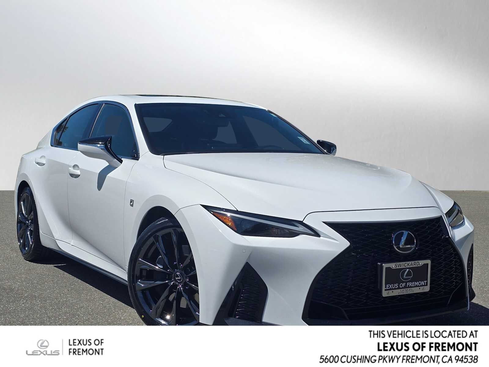 2022 LEXUS IS