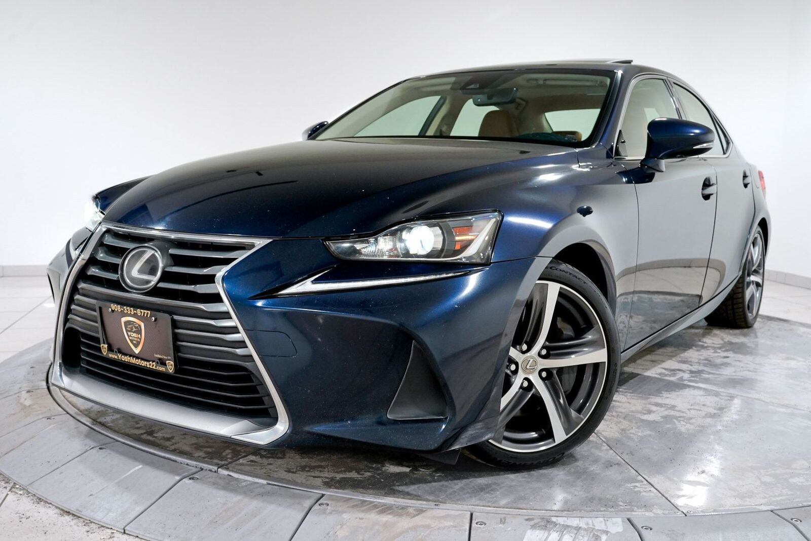 2017 LEXUS IS