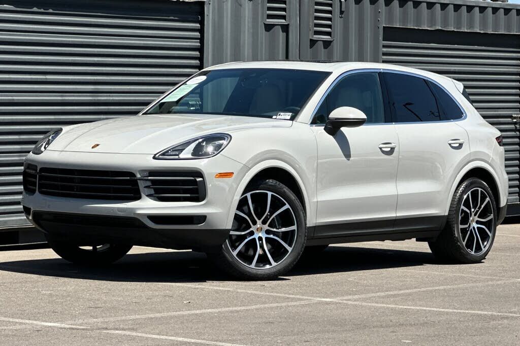 2023 PORSCHE Cayenne