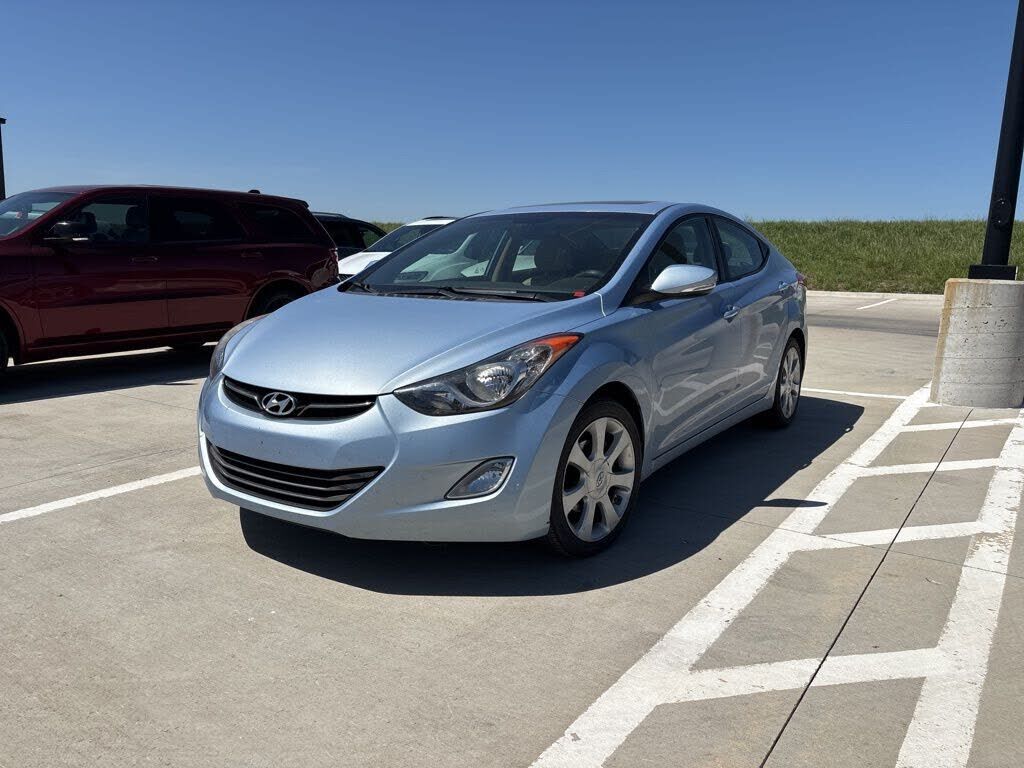 2012 HYUNDAI Elantra