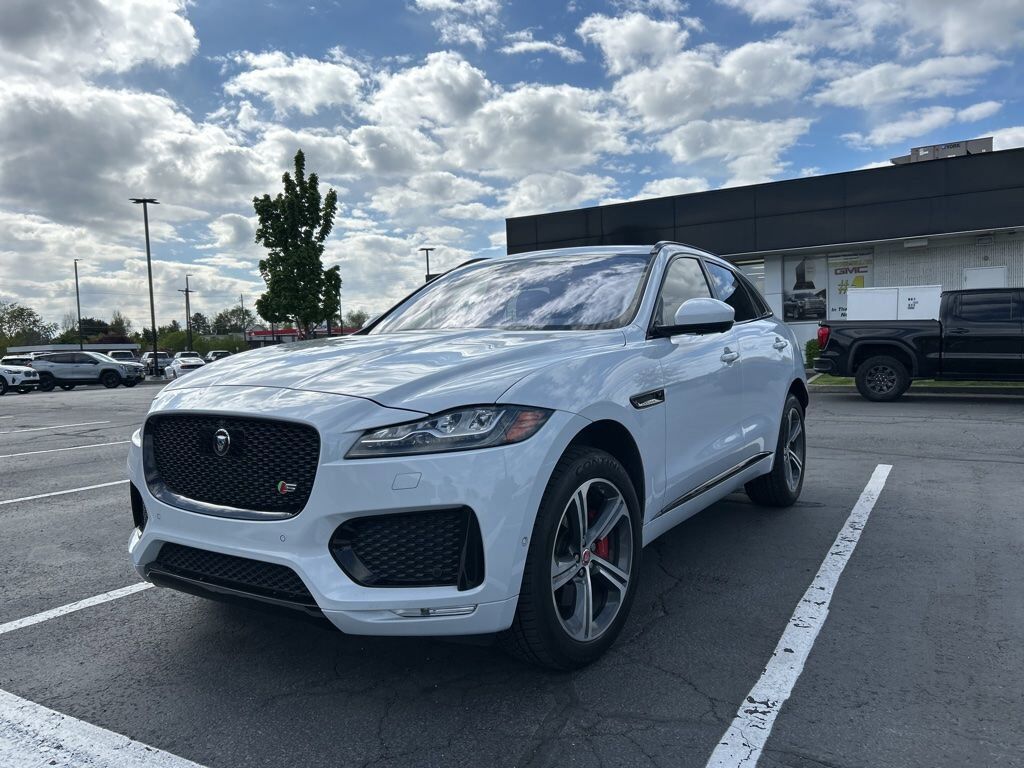 2017 JAGUAR F-Pace