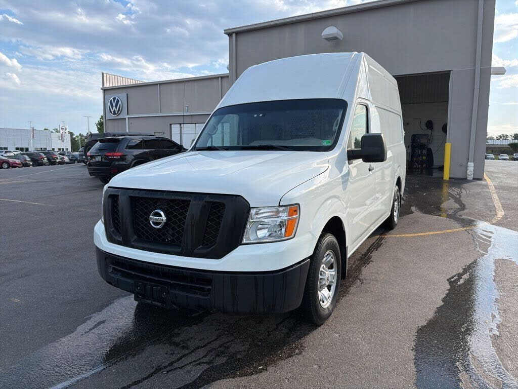 2017 NISSAN NV