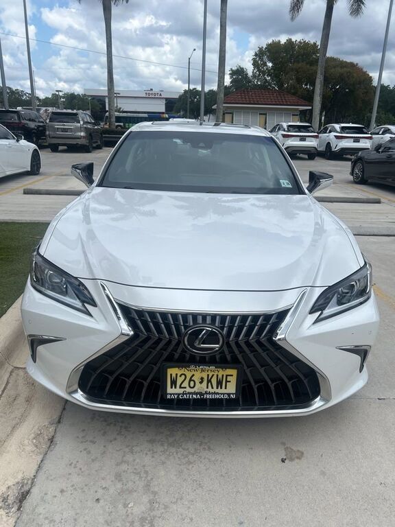2023 LEXUS ES