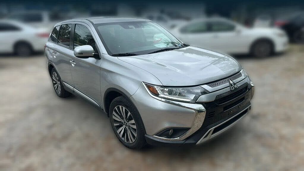 2020 MITSUBISHI Outlander