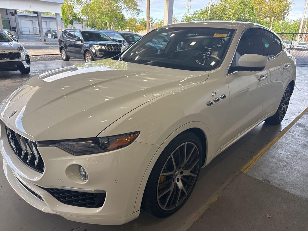 2022 MASERATI Levante