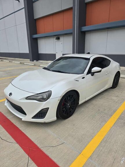 2013 TOYOTA Scion