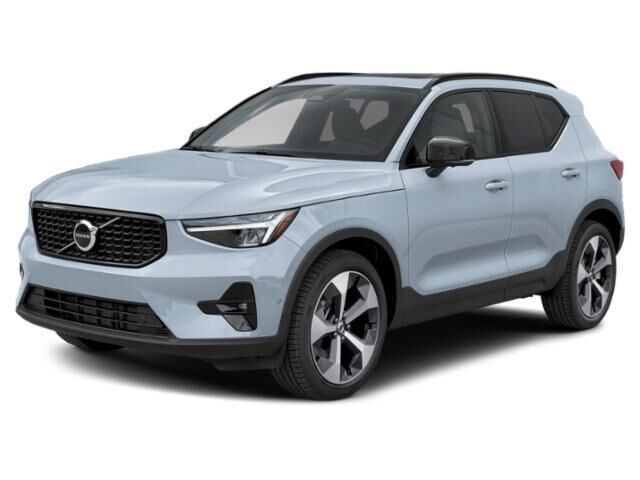 2026 VOLVO XC40