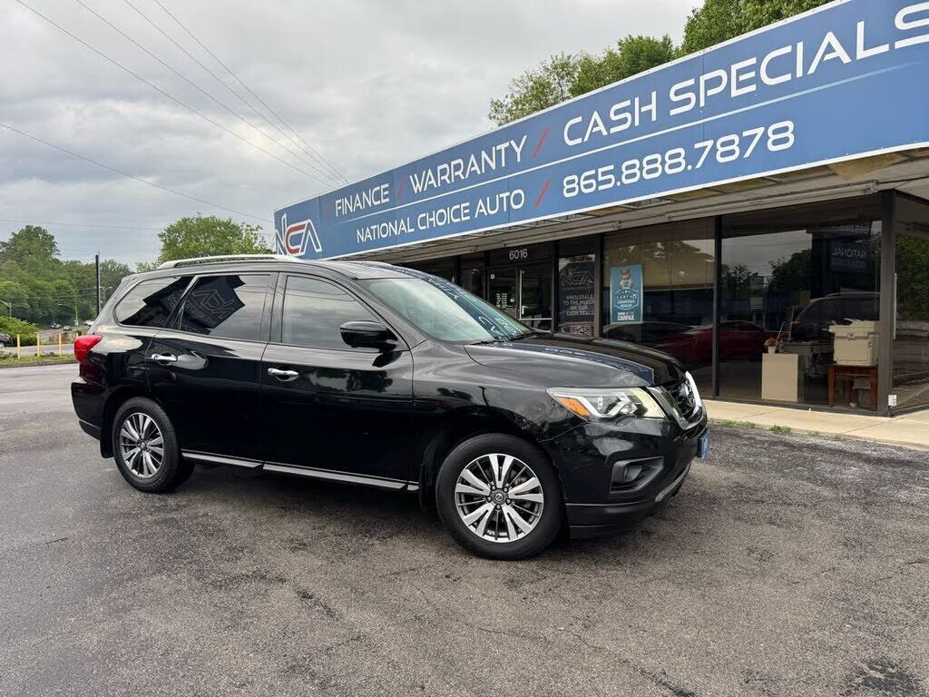 2017 NISSAN Pathfinder