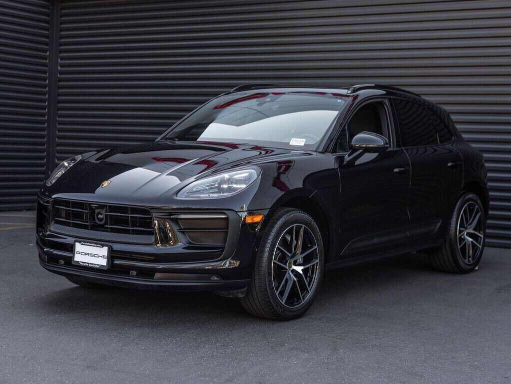 2023 PORSCHE Macan