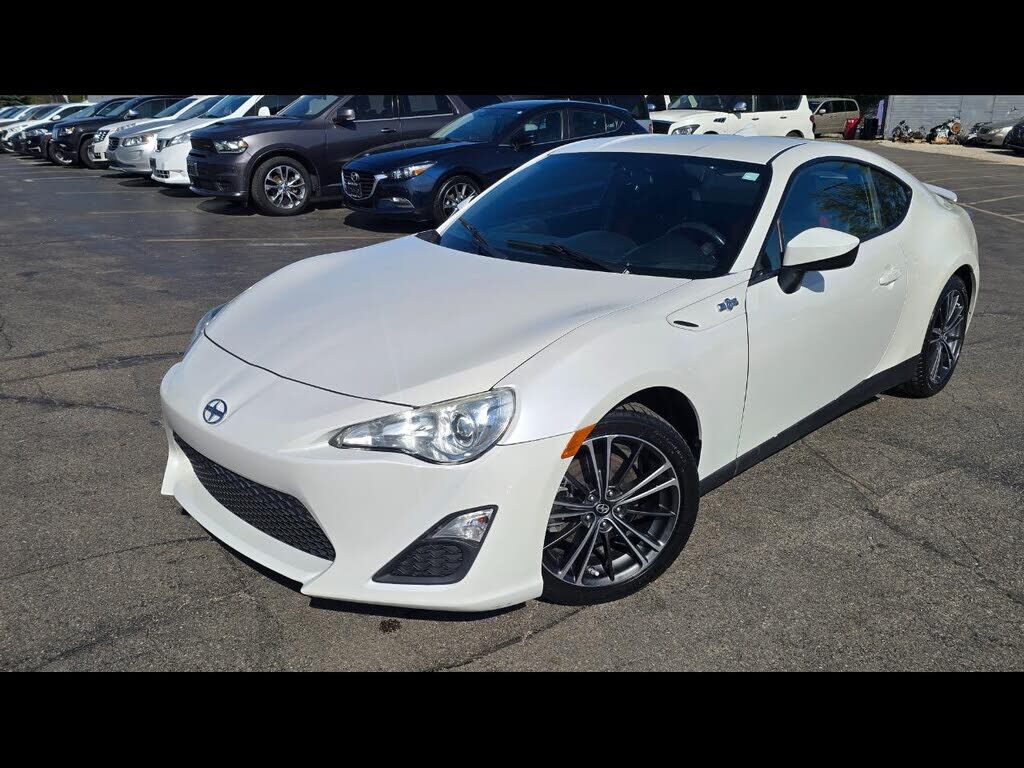 2013 TOYOTA Scion