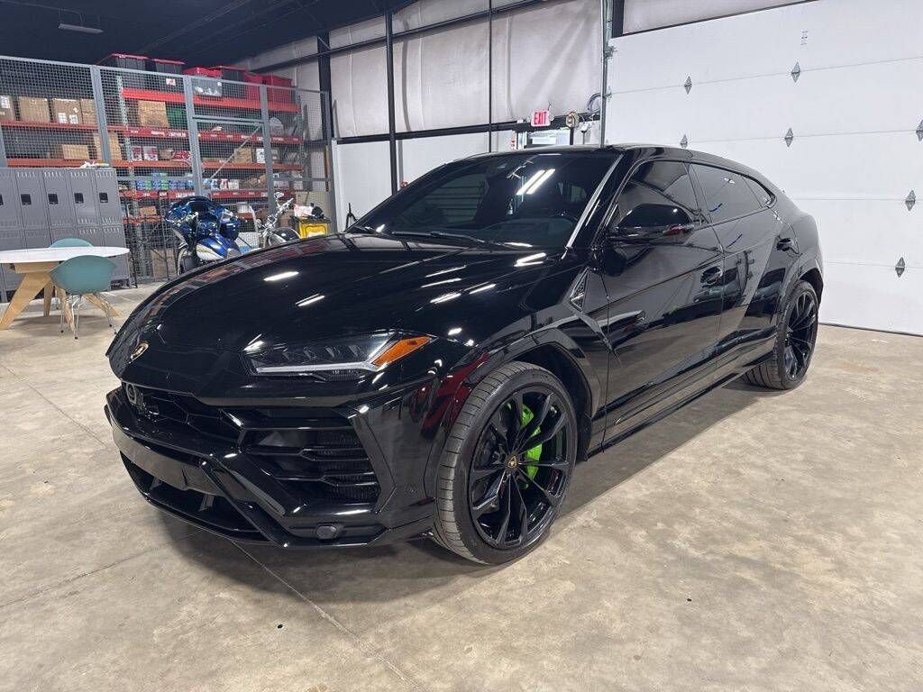 2019 LAMBORGHINI URUS