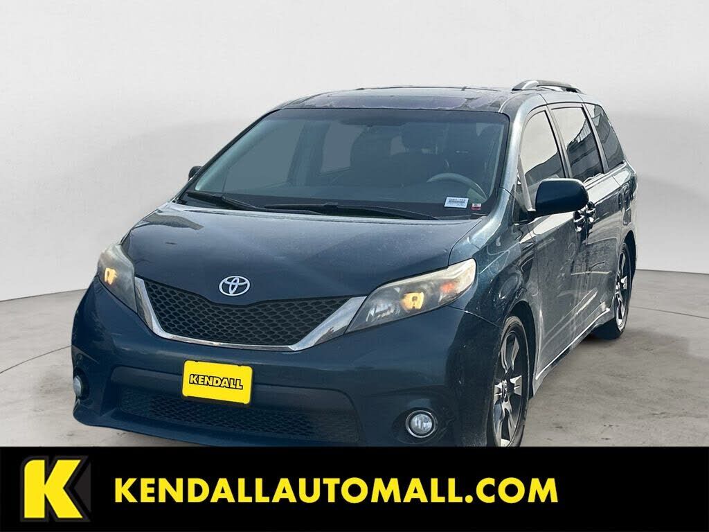 2011 TOYOTA Sienna