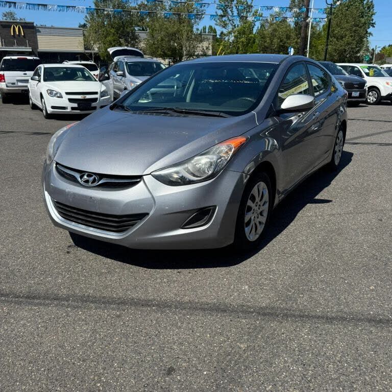 2013 HYUNDAI Elantra