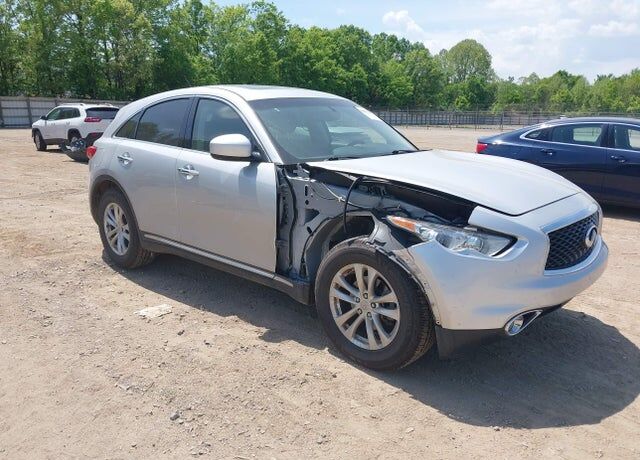 2017 INFINITI QX70