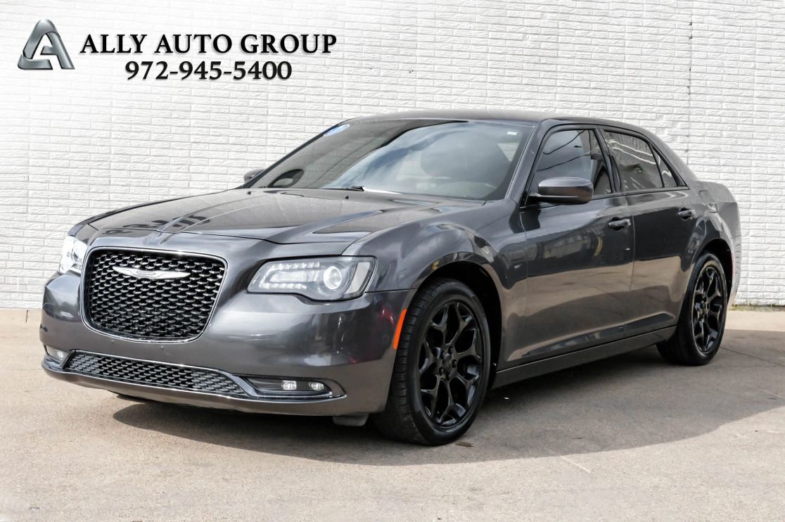2019 CHRYSLER 300