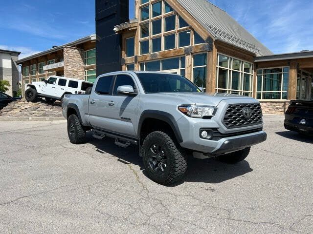 2020 TOYOTA Tacoma