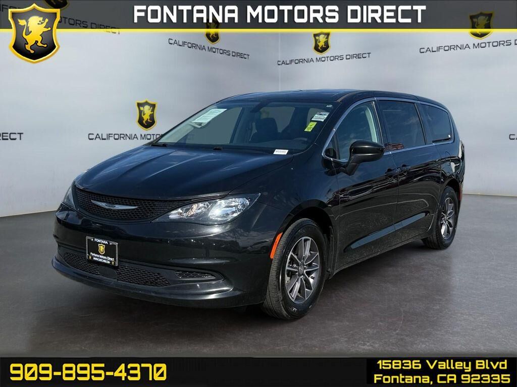 2022 CHRYSLER Voyager