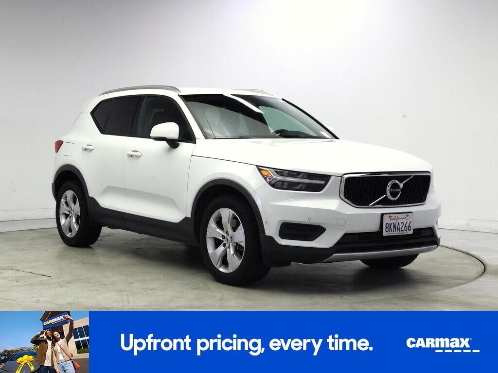 2019 VOLVO XC40