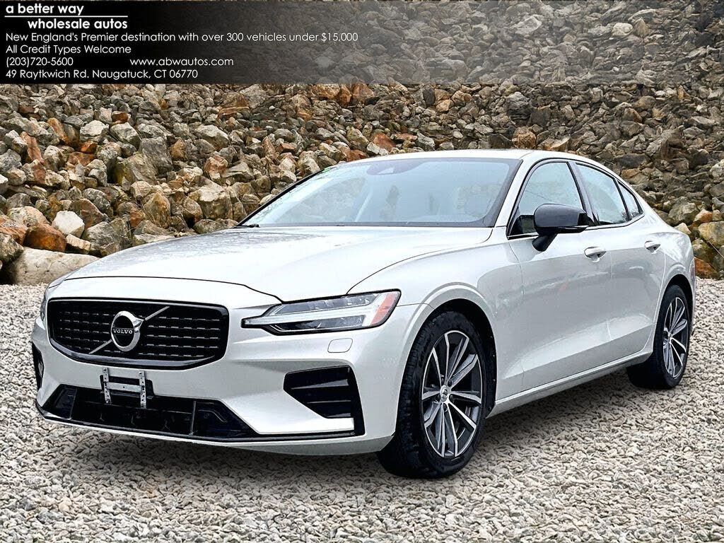 2022 VOLVO S60
