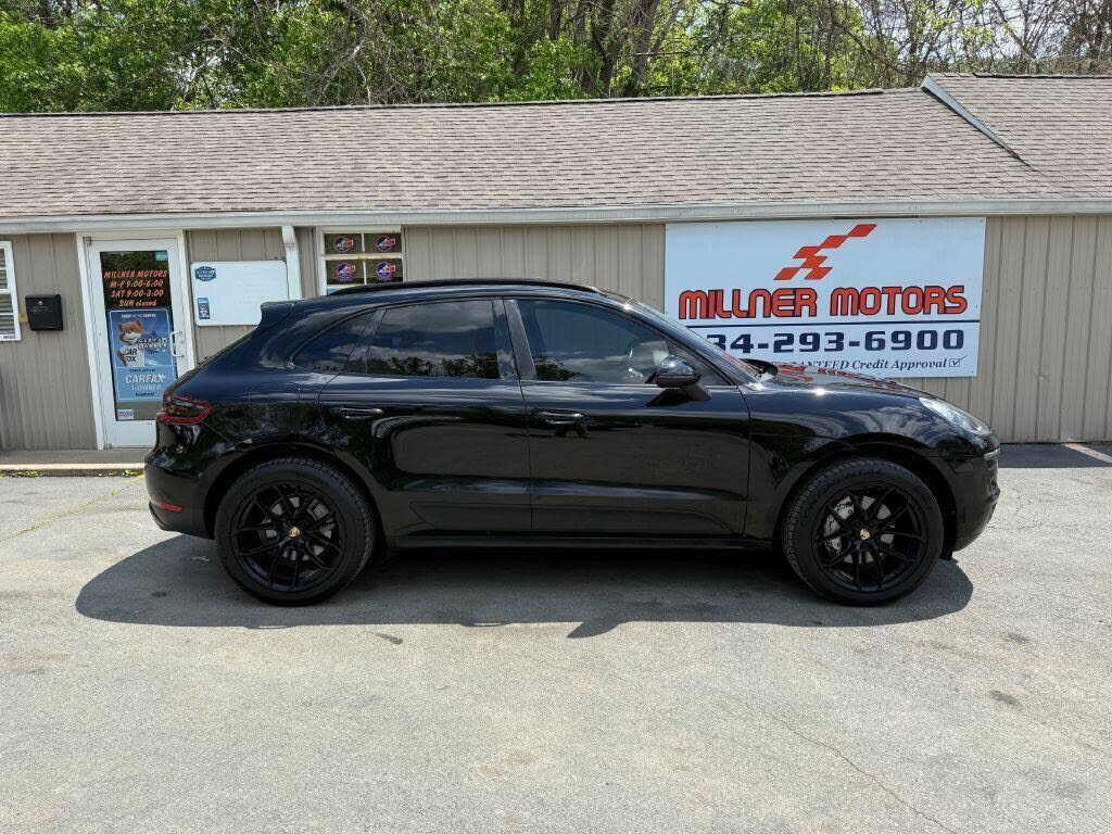 2017 PORSCHE Macan