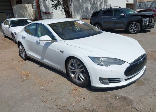2014 TESLA Model S