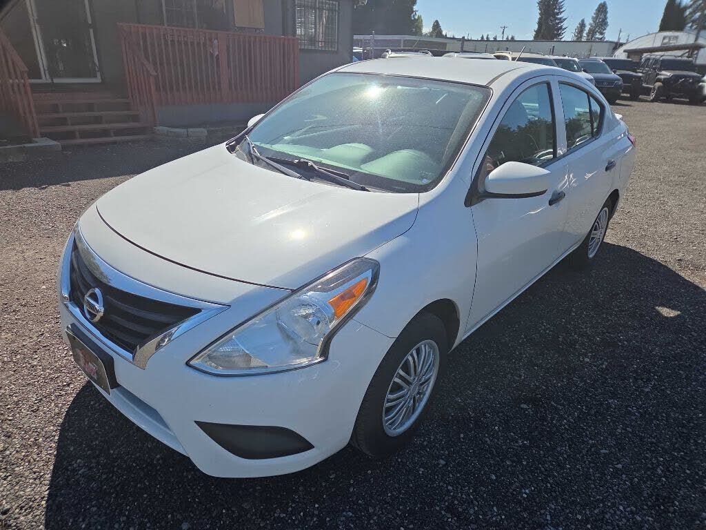2017 NISSAN Versa