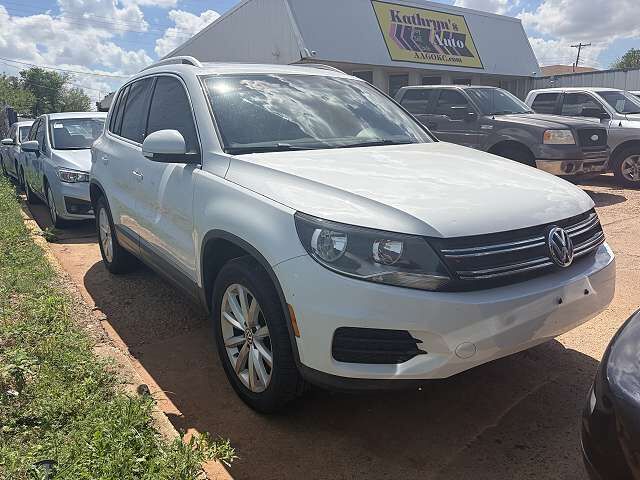 2017 VOLKSWAGEN Tiguan