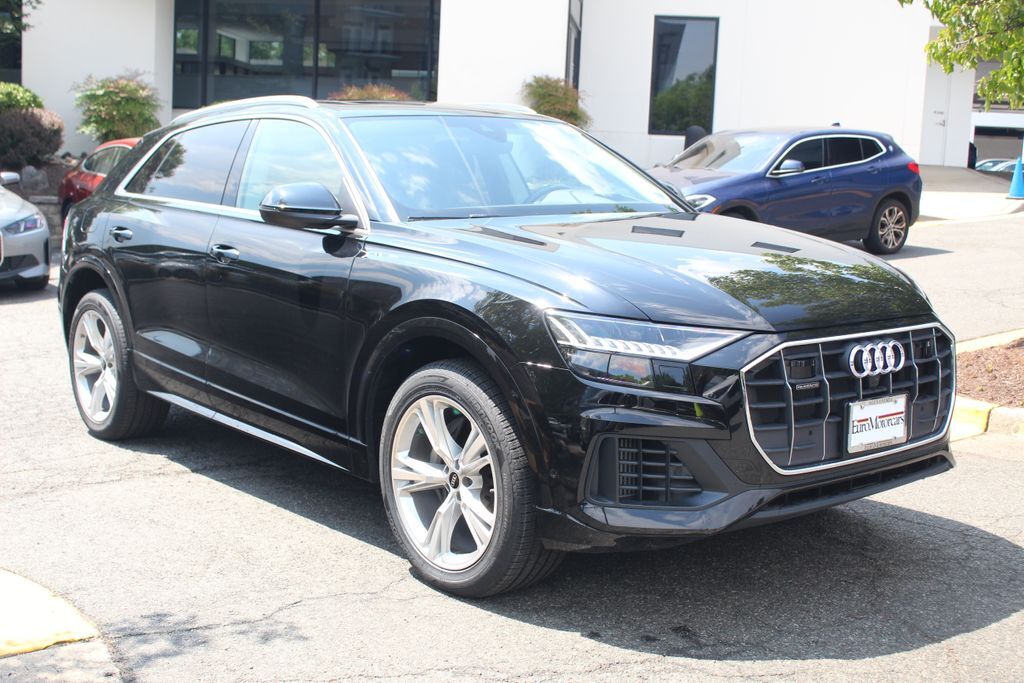 2023 AUDI Q8