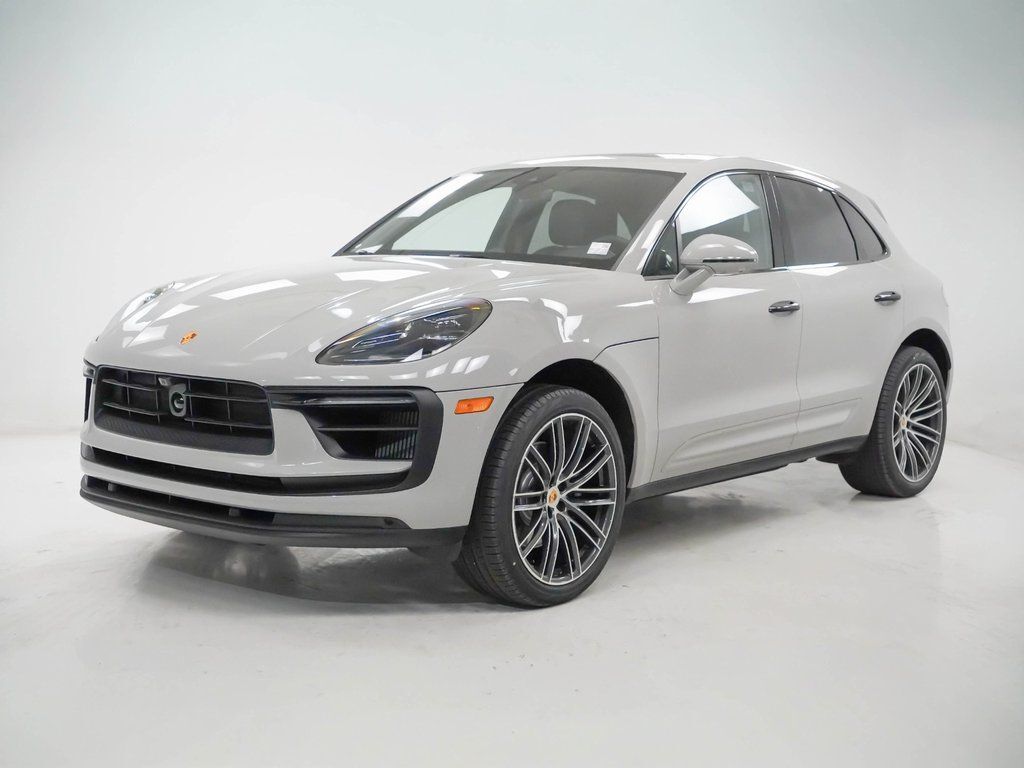 2026 PORSCHE Macan