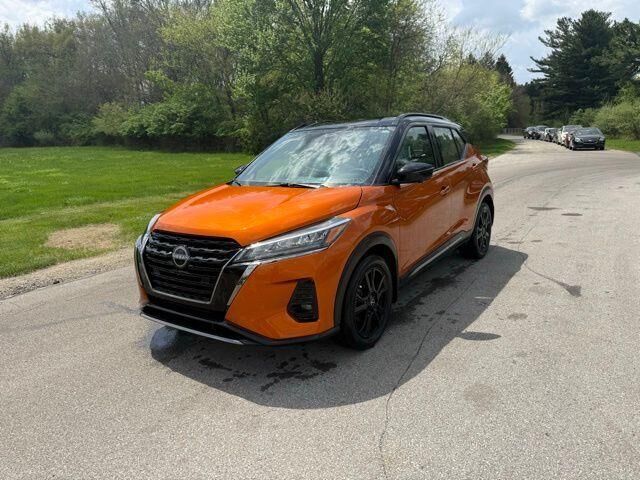 2023 NISSAN Kicks