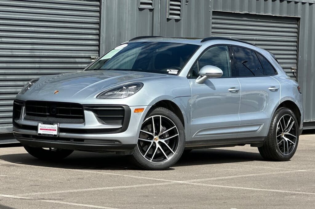 2022 PORSCHE Macan