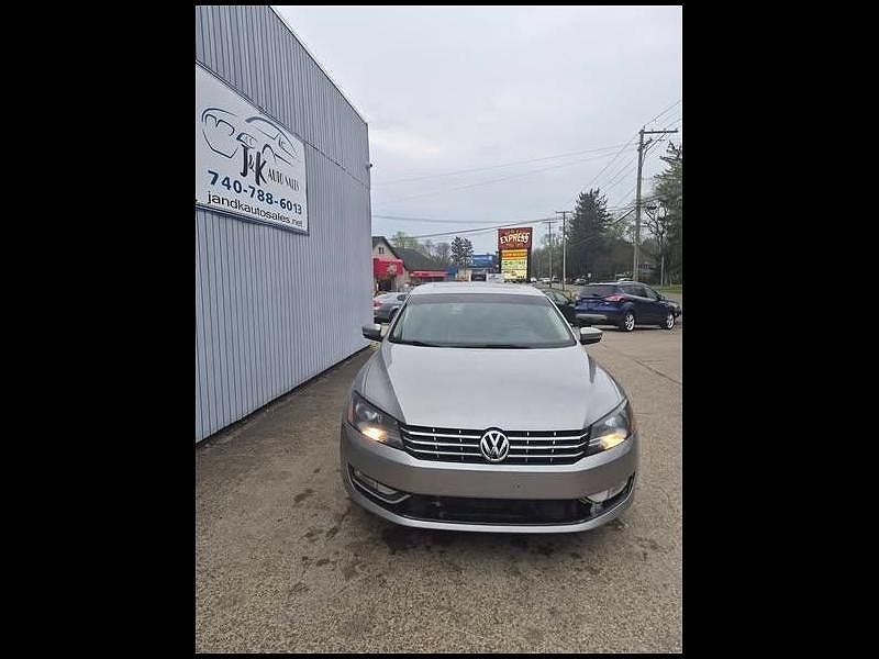 2013 VOLKSWAGEN Passat